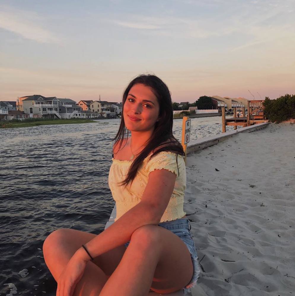 Meet your Posher, Nicole